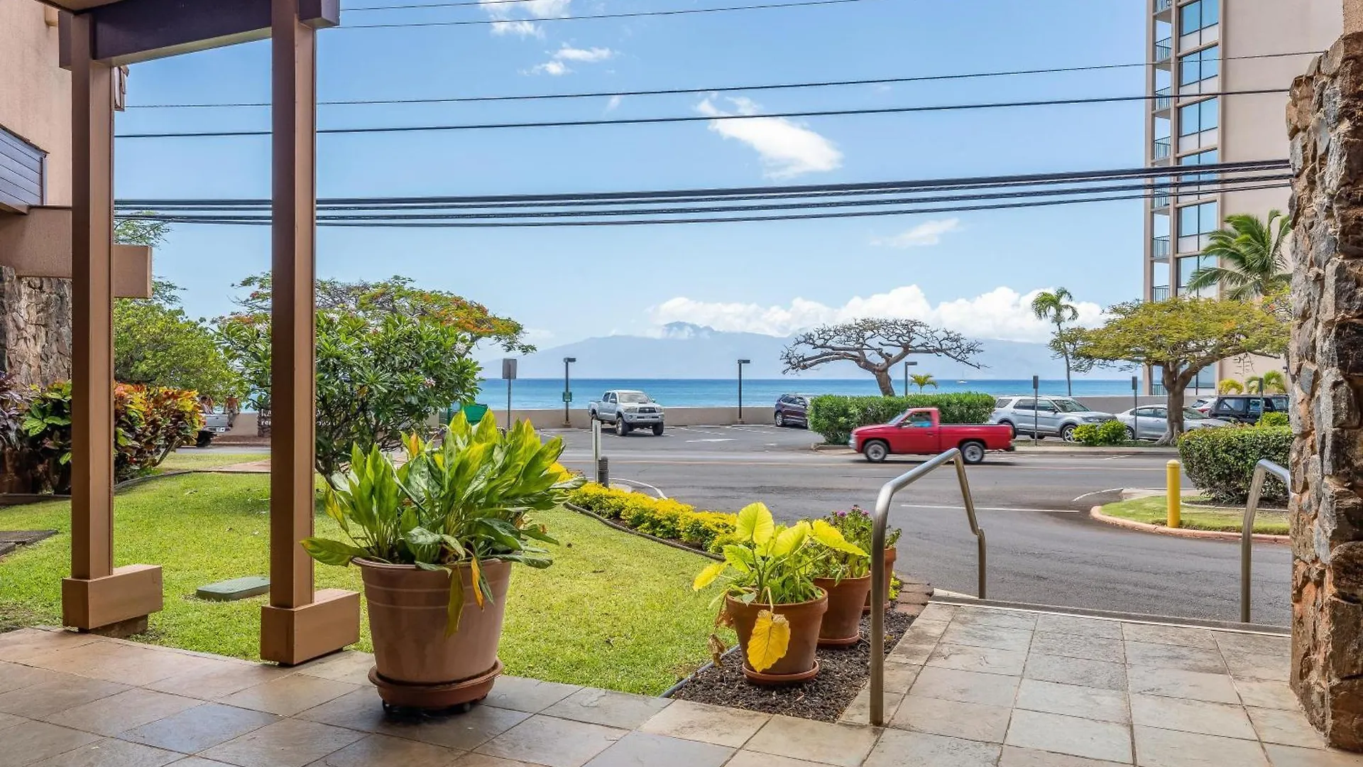 Kahana Villa E609 0*,
