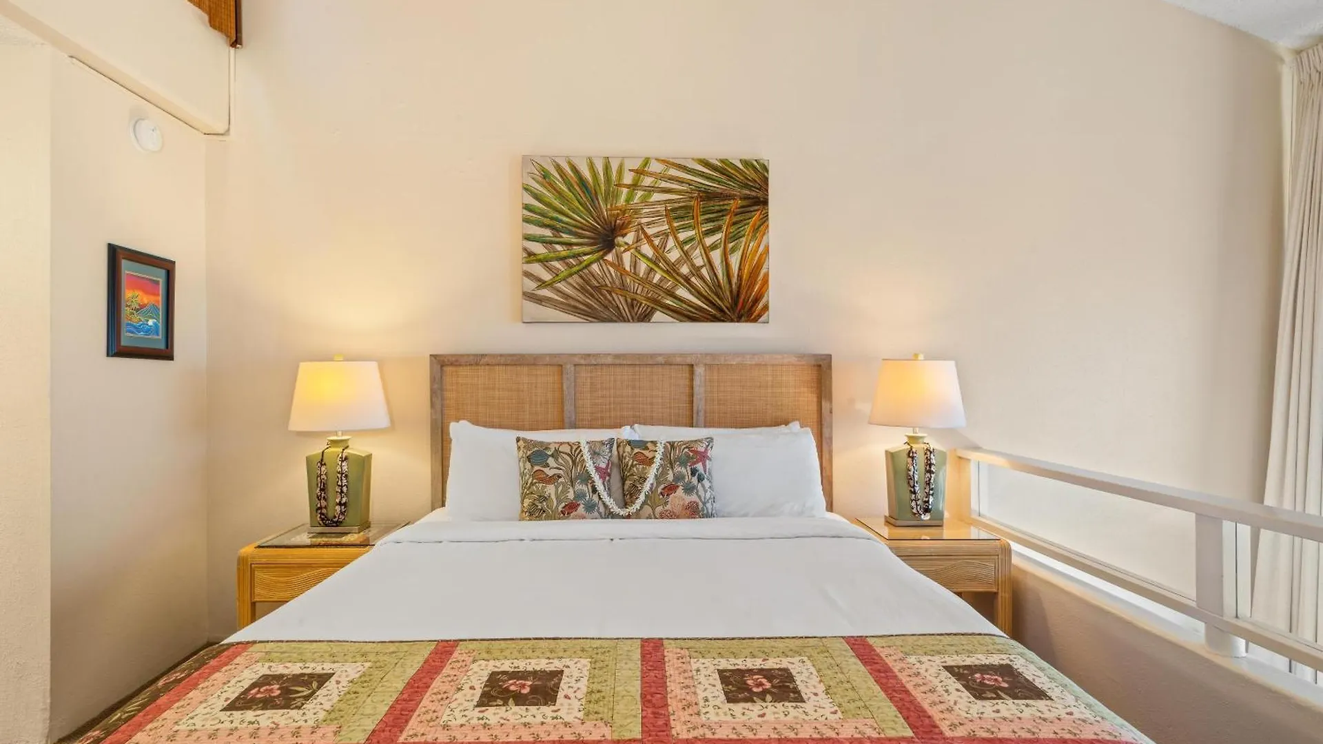 Kahana Villa E609 0*,